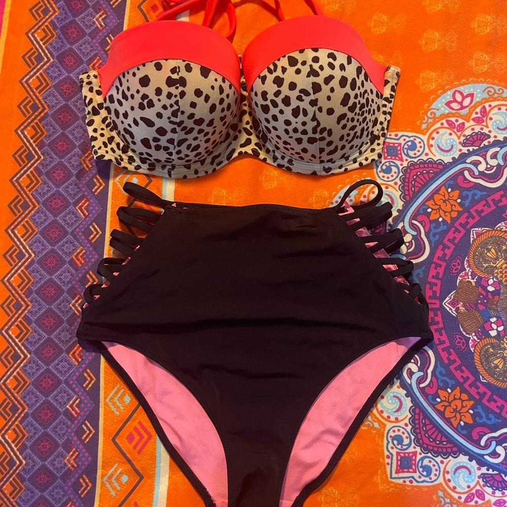 ❤️Sold on ♏️ercari❤️ Victoria Secret swim 36D top medium high waisted bottoms